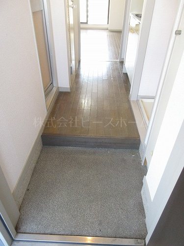 玄関　※別号室参考写真