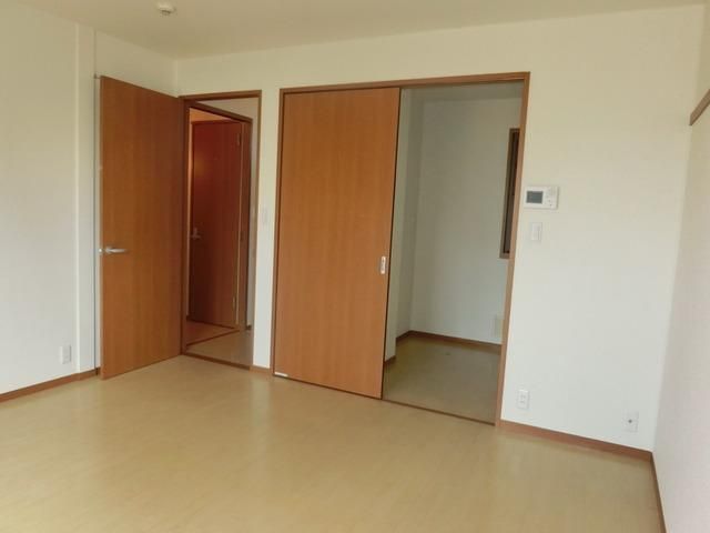 居室・リビング　開放的なお部屋です