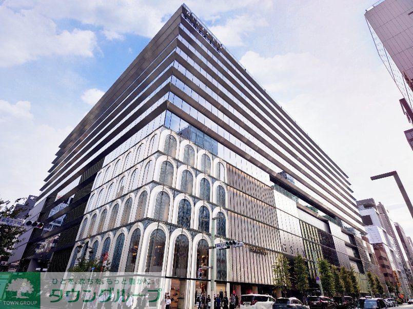 ショッピングセンター　GINZA SIX（ショッピングセンター）まで590m