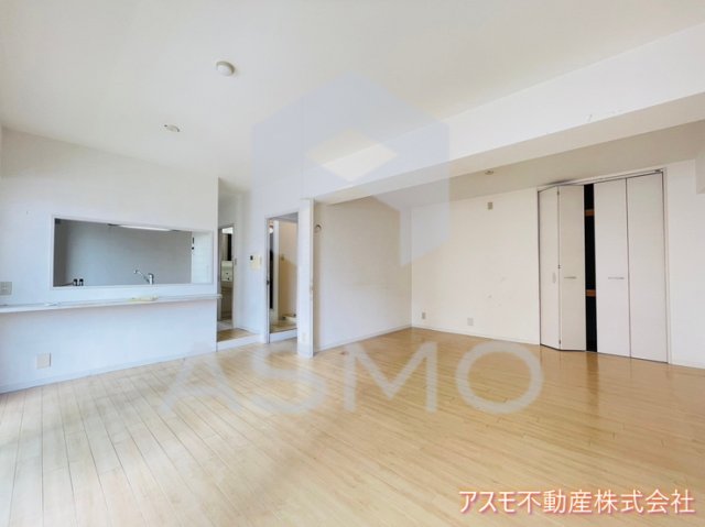 居室・リビング　同マンション別部屋　参考写真