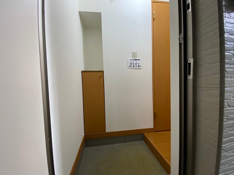 玄関　玄関の様子です。明るい印象ですね。気分もあがりそう。