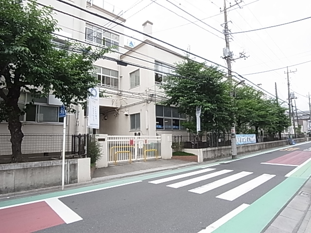 小学校　足立区立栗島小学校（小学校）まで719m