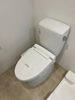 トイレ　嬉しい温水洗浄便座♪