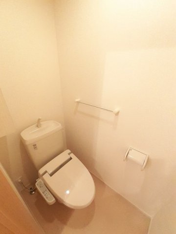 トイレ　清潔感のあるトイレです