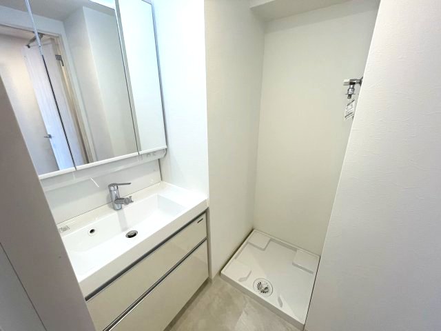 洗面設備　イメージとして同建物他部屋を表示しています
