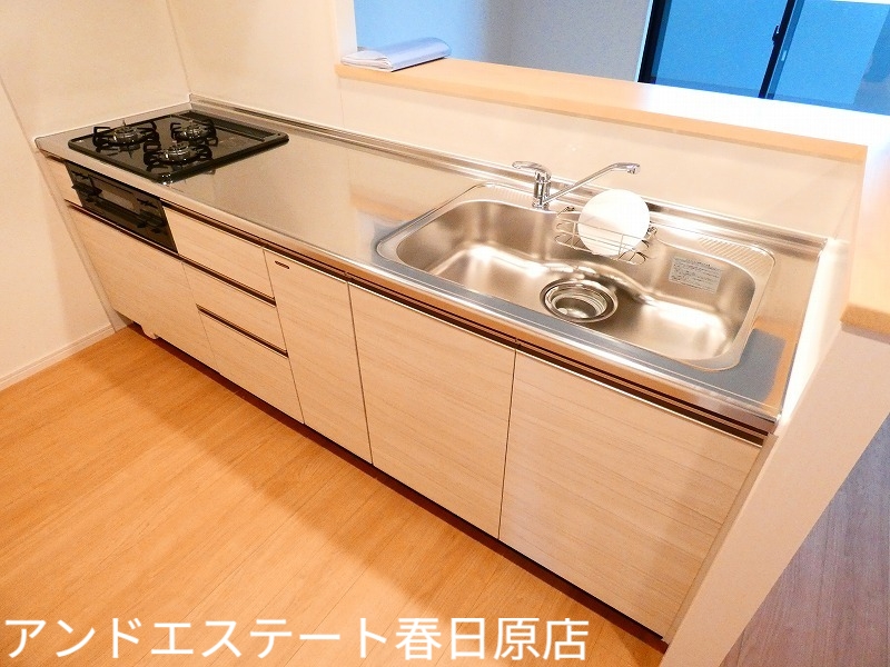 キッチン　３口のシステムキッチンです。