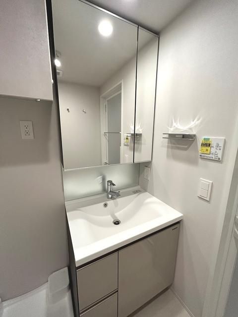 洗面設備　写真は同タイプ住居です。