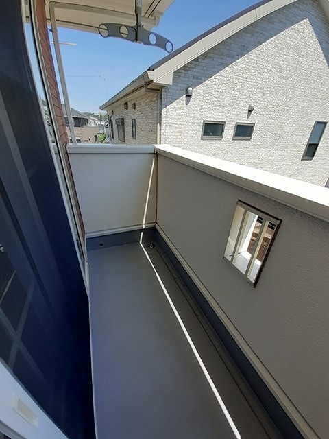 バルコニー　南向きで日当たり良好です。