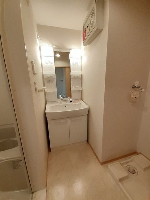 洗面設備　独立洗面台です。