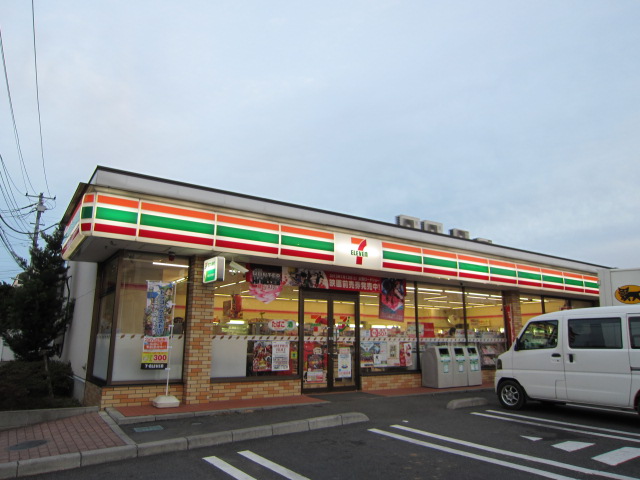 コンビニ　セブンイレブン川口上青木５丁目（コンビニ）まで1025m