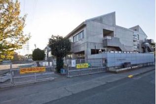 小学校　川口市立辻小学校（小学校）まで931m