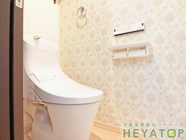 トイレ　温水洗浄便座（同仕様写真）