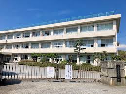 小学校　富士市立富士見台小学校（小学校）まで704m