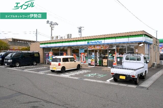 コンビニ　ファミリーマート四日市東富田店（コンビニ）まで446m