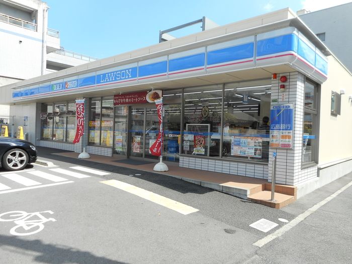 コンビニ　ローソン代々木一丁目店（コンビニ）まで241m