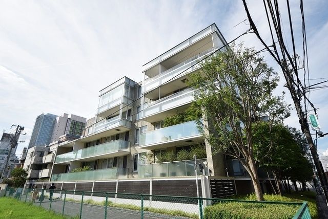 建物外観　プラウド南青山