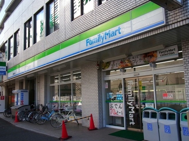 コンビニ　ファミリーマート練馬駅西口店（コンビニ）まで683m