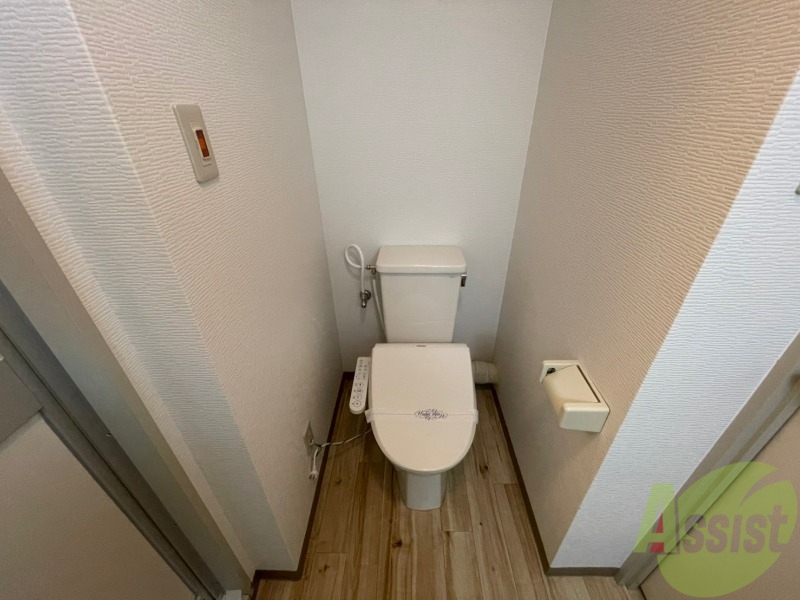 トイレ　トイレです。ウォシュレット付を探している方、おすすめです。