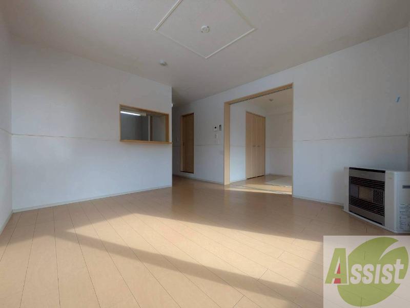 居室・リビング　広くてキレイなお部屋が広がっていて、充実した生活が送れそう。