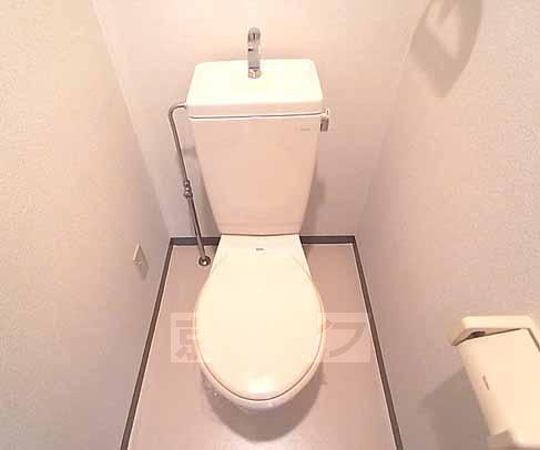 トイレ　コンセント付いております