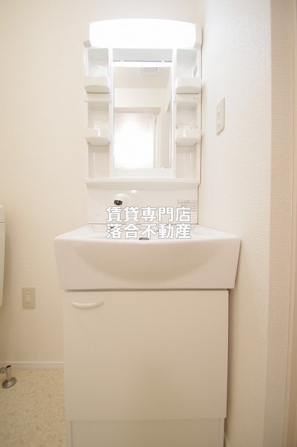 洗面設備　独立洗面化粧台付き