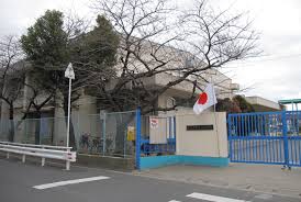 小学校　摂津市立摂津小学校（小学校）まで706m