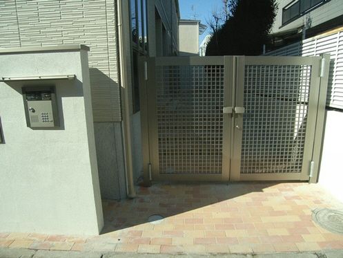 エントランス　外構オートロック