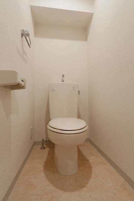 トイレ　※写真は同タイプ住戸です。