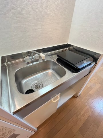 キッチン　同物件、別号室の参考写真です。