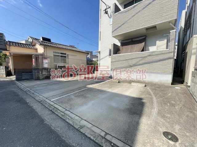 駐車場　駐車場に車を止められます