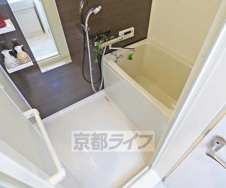 バス・シャワールーム　お風呂も綺麗です。