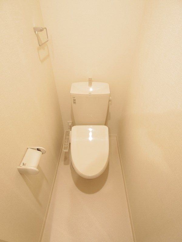 トイレ　※同仕様写真