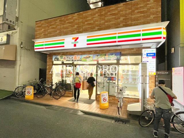 コンビニ　セブンイレブン 川崎新丸子駅前店（コンビニ）まで127m