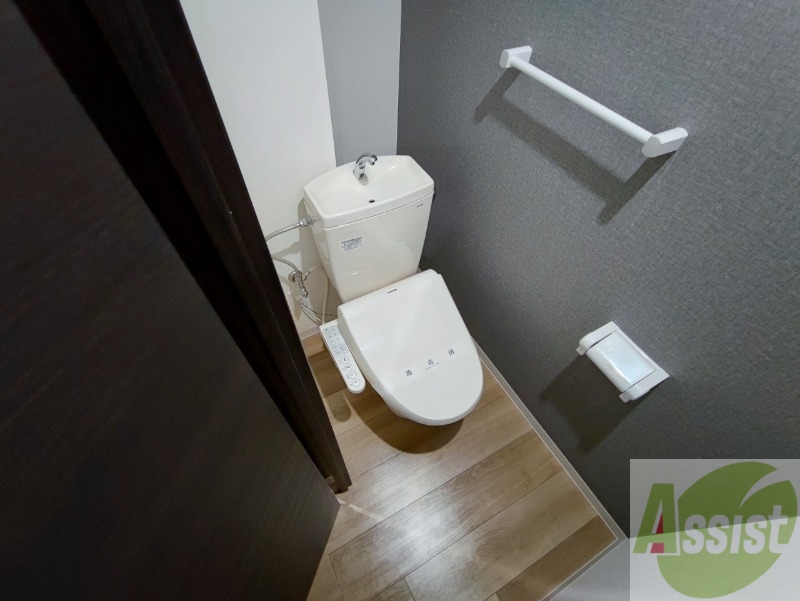 トイレ　こちらはトイレです。清潔感があり、安心して使用できます。