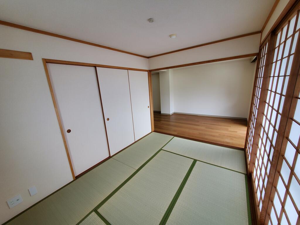 ad.one’s高須の内装写真