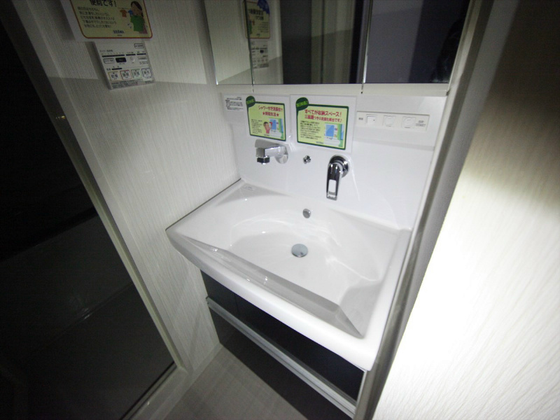 洗面設備　脱衣所　独立洗面台（シャンプードレッサー）洗濯機用意できます