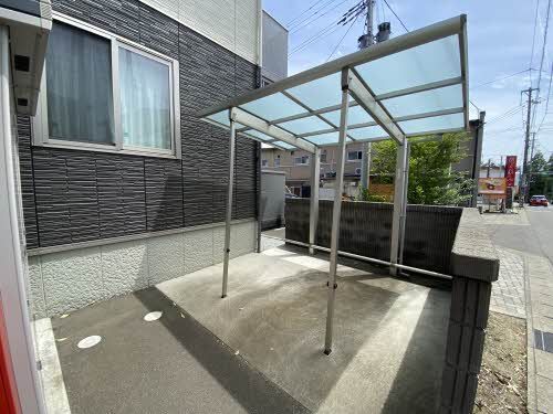 建物外観　駐輪場