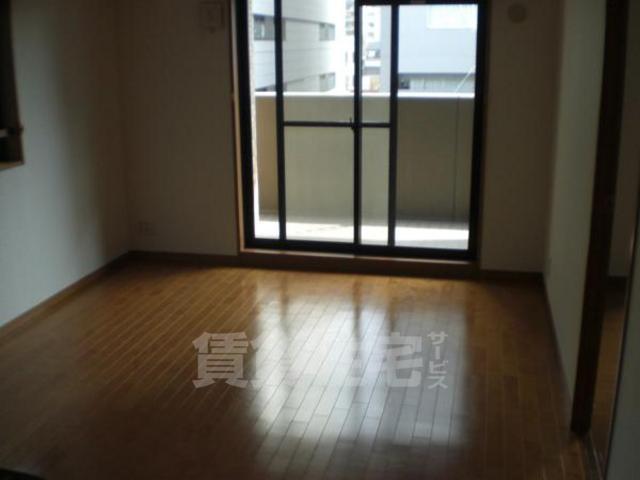 リーガル京都烏丸五条通りの居間写真