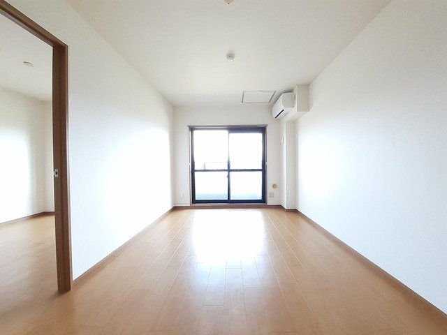 居室・リビング　居間です
