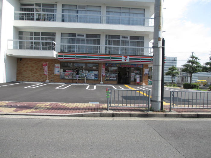 コンビニ　セブンイレブン尼崎南塚口2丁目店（コンビニ）まで450m