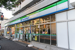 コンビニ　ファミリーマート 小滝橋通り店（コンビニ）まで273m