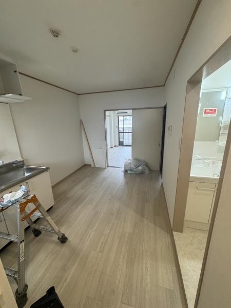 都営新宿線 瑞江駅 徒歩3分 4階建 築38年の居間写真