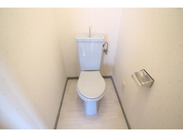 近鉄奈良線 新大宮駅 徒歩14分 4階建 築36年のトイレ写真