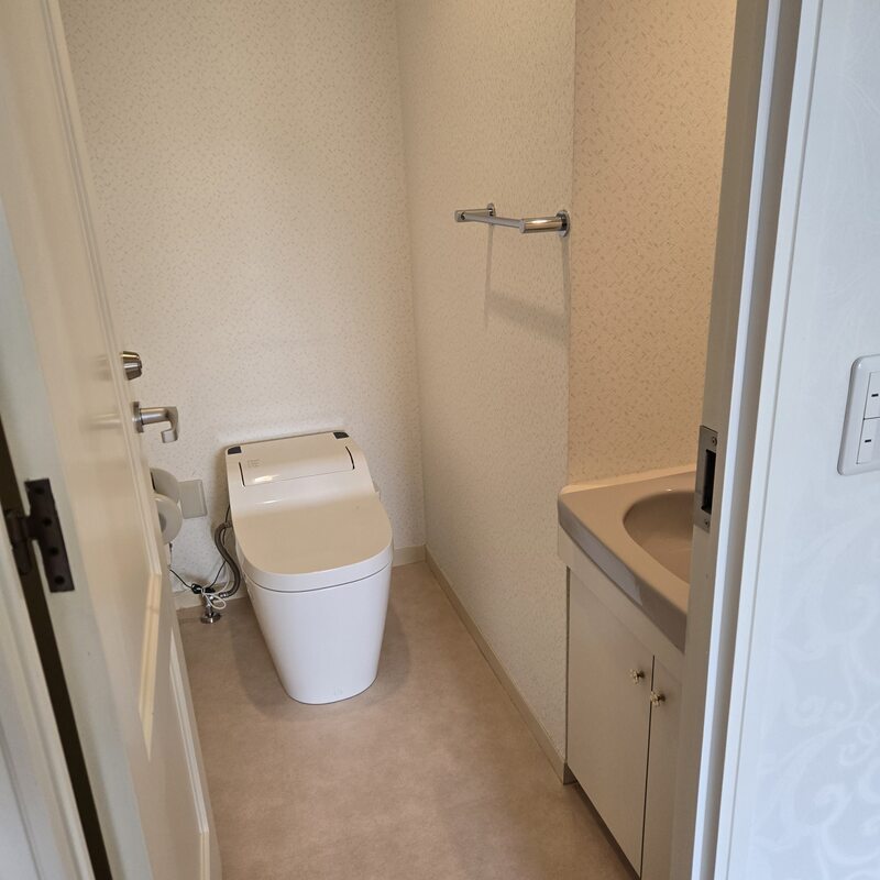 ＪＲ埼京線 赤羽駅 徒歩2分 14階建 築36年のトイレ写真