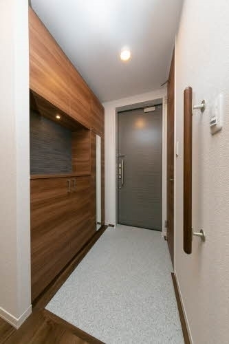メゾン中路VIの玄関写真