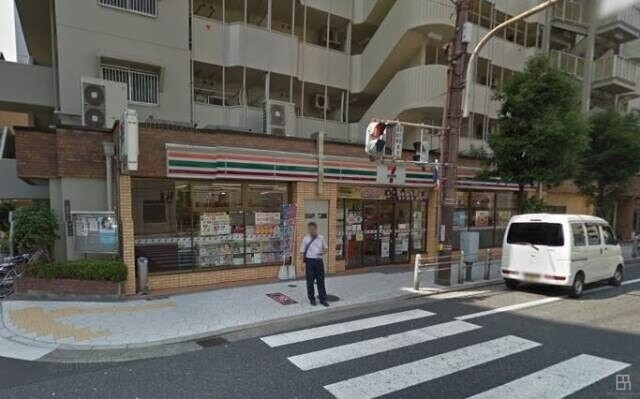 コンビニ　セブンイレブン大阪西本町2丁目店（コンビニ）まで162m