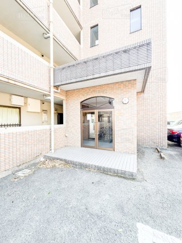 エントランス　共用のエントランス部分☆