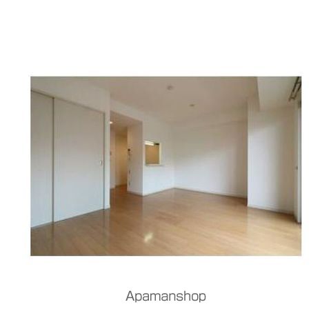 CHARMANT CLASSICの居間写真