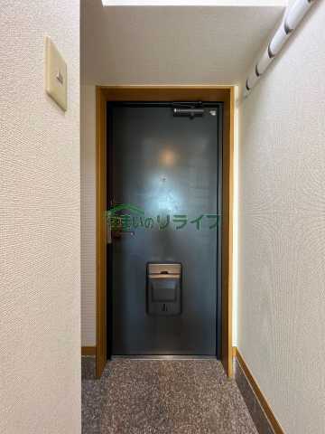日神パレステージ三軒茶屋IIの玄関写真