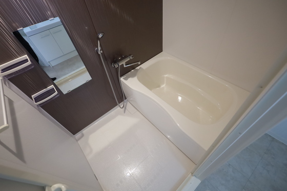 バス・シャワールーム　※別部屋の写真です